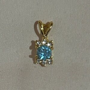 Source Unknown Elegant Gold and Blue Pendant